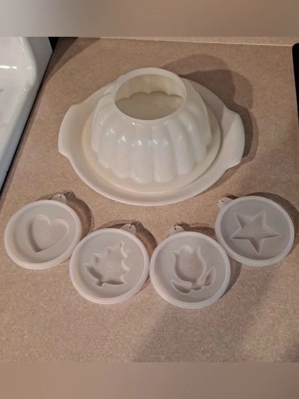 EUC Vintage 6 Piece Tupperware Jello Mold